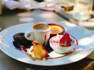 desserts maison, café gourmand restaurant lacapelle marival le café du midi